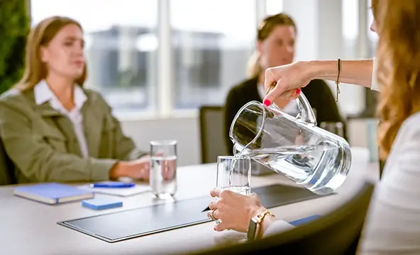 <img width="200" alt="Reasons business office glass water 2" src="https://www.culligan.de/wp-content/themes/culligan-emea/img/four-reasons-module//reasons-business-office-glass-water-2.webp" /> Reasons business office glass water 2